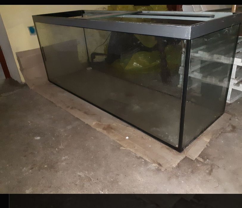 Sprzedam duże akwarium