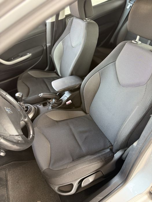 Peugeot 308 1.4 VTi Apenas 88 mil kms