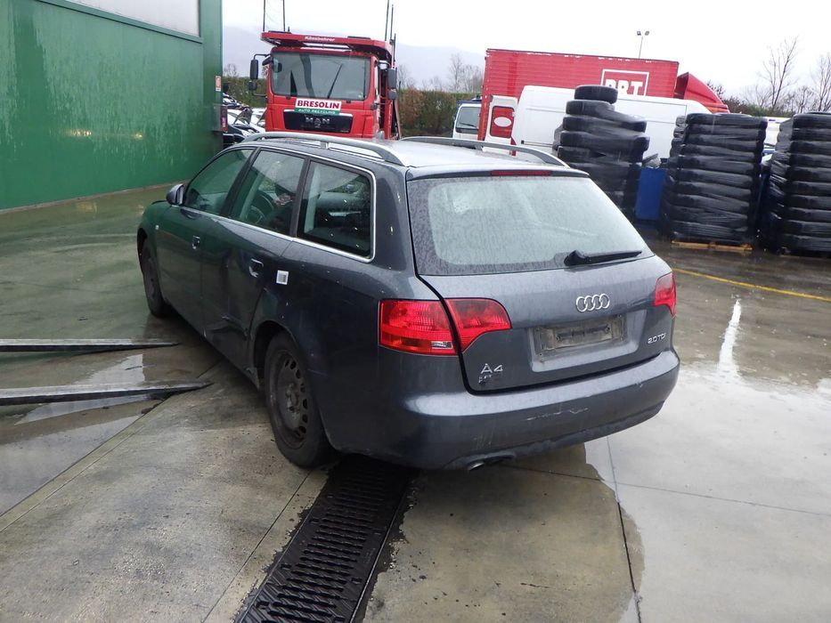 Tablier Audi A4 Avant 8E B7 2.0 tdi 140cv BLB 2004