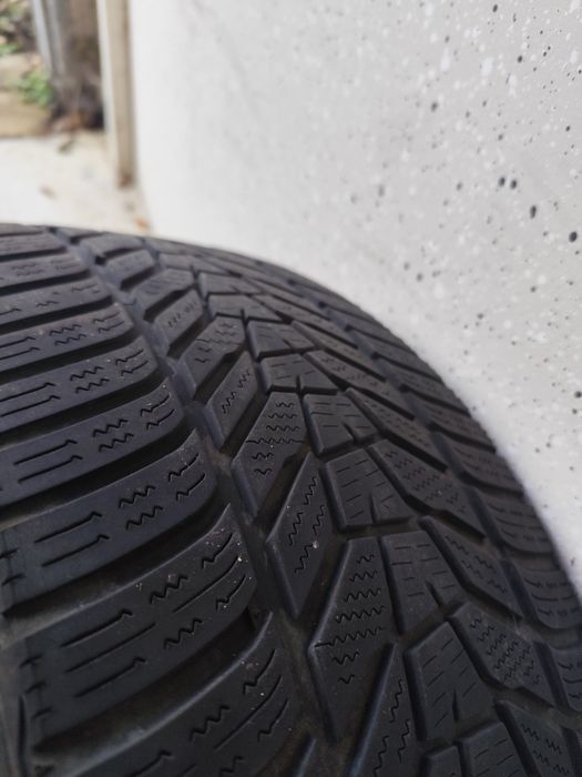 Sprzedam dwie opony zimowe firmy Hankook  245/35/19