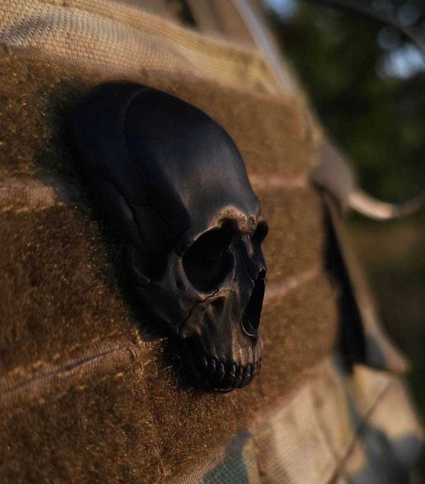 Патч череп з кріпленням на стропу Молле