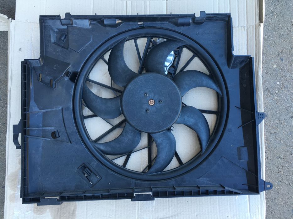 Вентилятор радіатора BMW E90 E87 E84 Е81 BOSCH оригінал