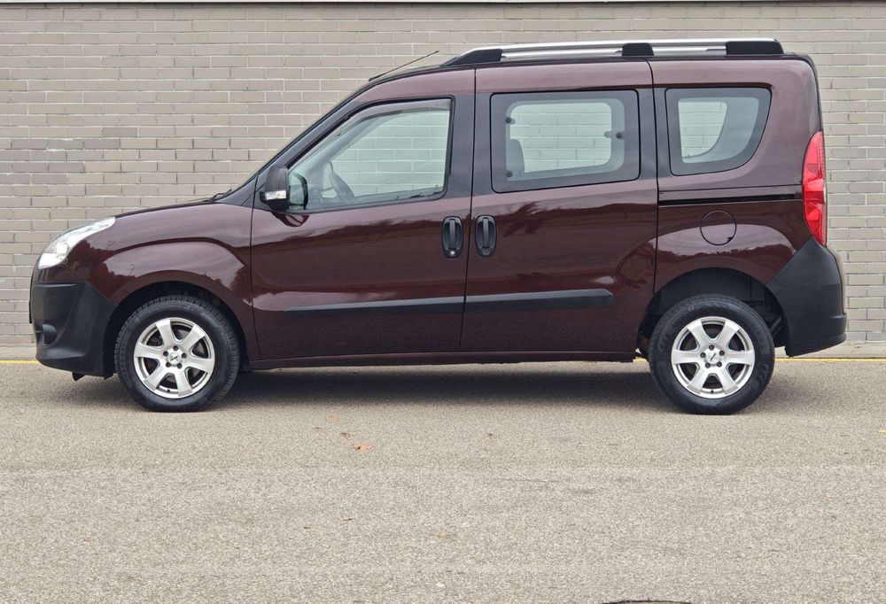 Fiat Doblo 2011 року