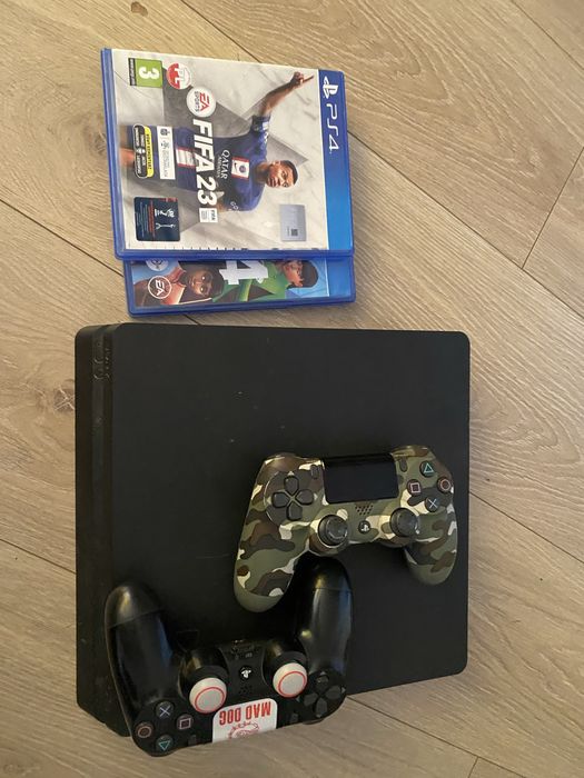 Playstation 4 z dodatkami