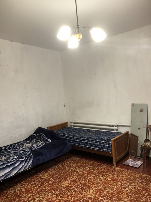 Продається частина будинку , центр