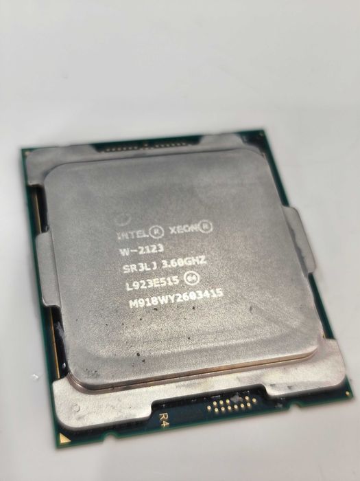 Intel® Xeon® W-2123