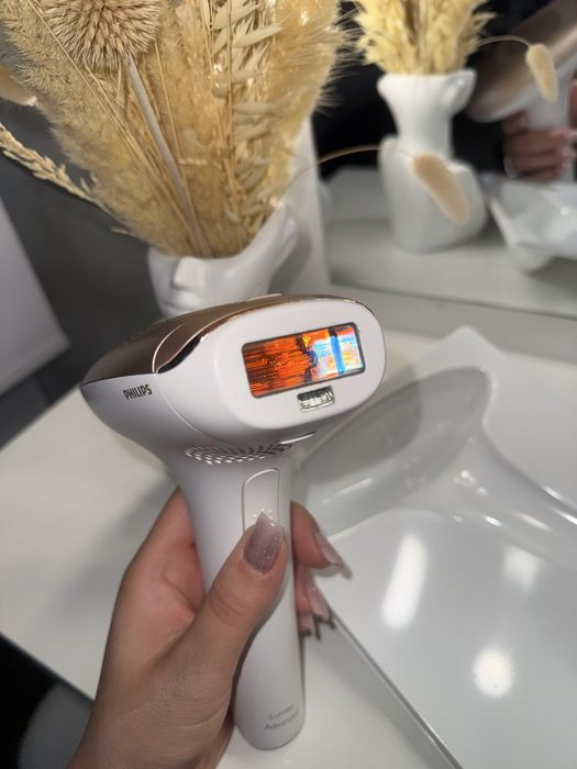Фотоепілятор Philips Lumea Advanced