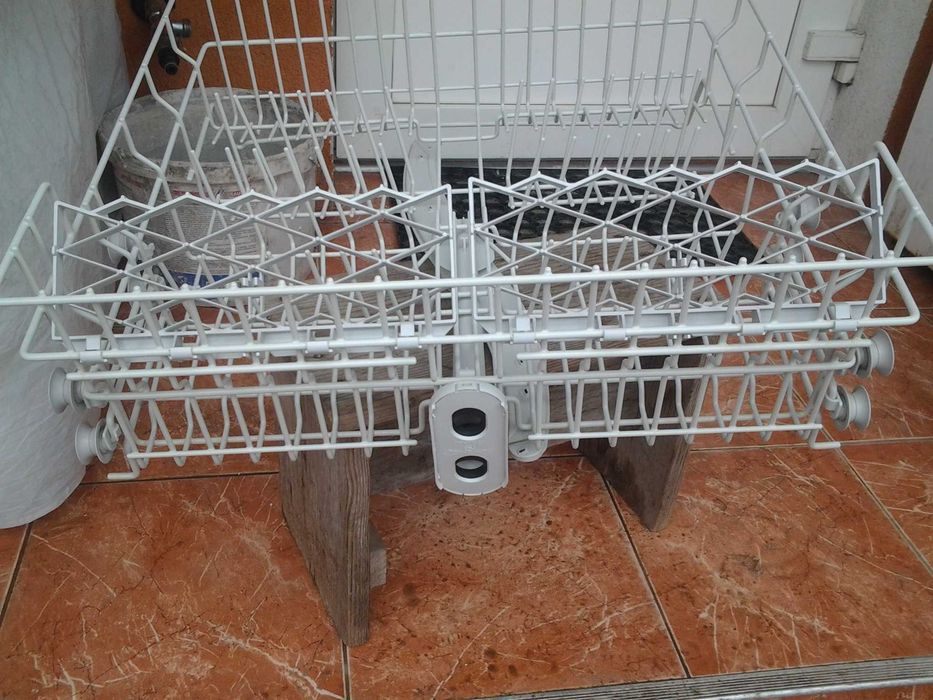 Корзина верхня нижня Посудомийка воsch,горенье, арістон,індезіт