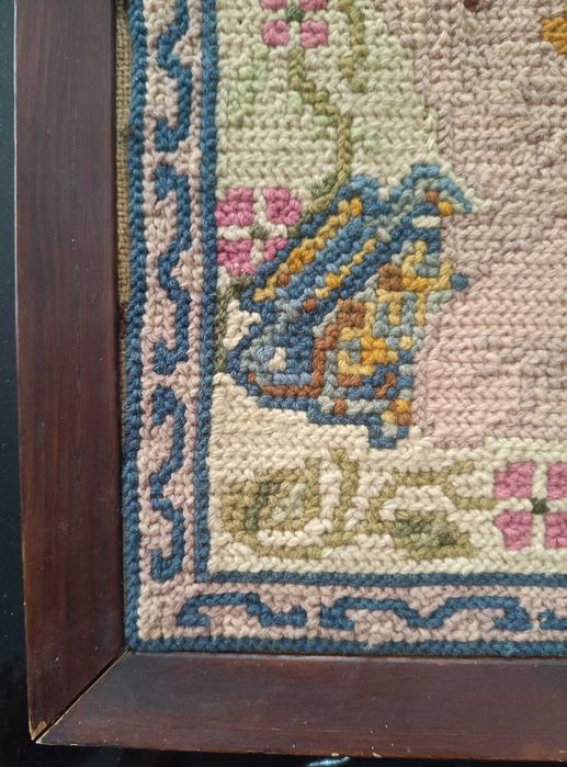 Quadro Vintage em Tapeçaria de Arraiolos – Ponto Contado em Lã Natural