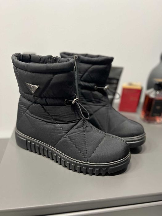 Женские зимние сапоги дутики очень теплые , непромокаемые