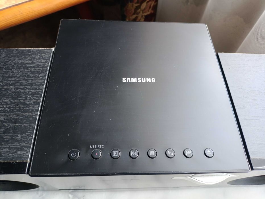 Музыкальный центр Samsung MM-D320