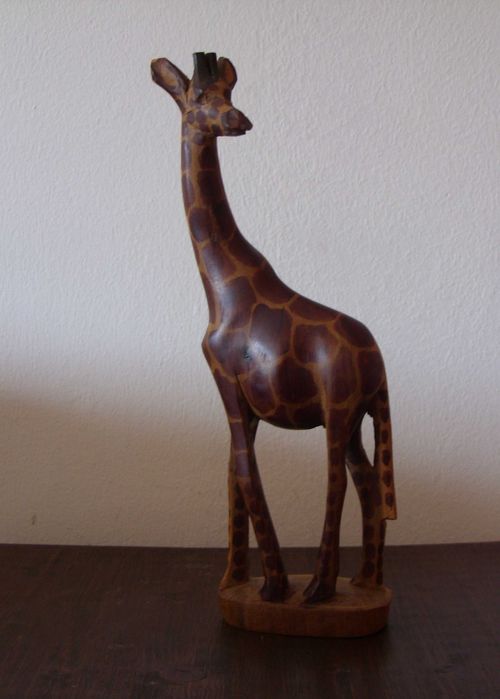 Girafa esculpida em madeira | Mais de 30 anos