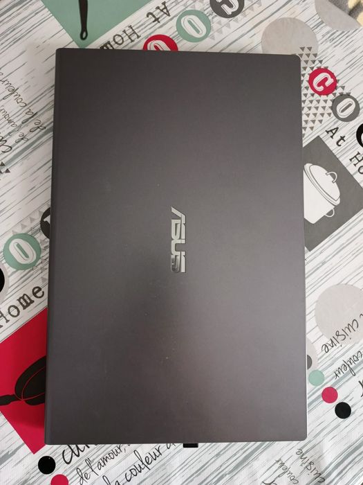 Laptop ASUS VivoBook X509JA-BQ241., Int, 8 GB RAM, 15.6. stan idealny