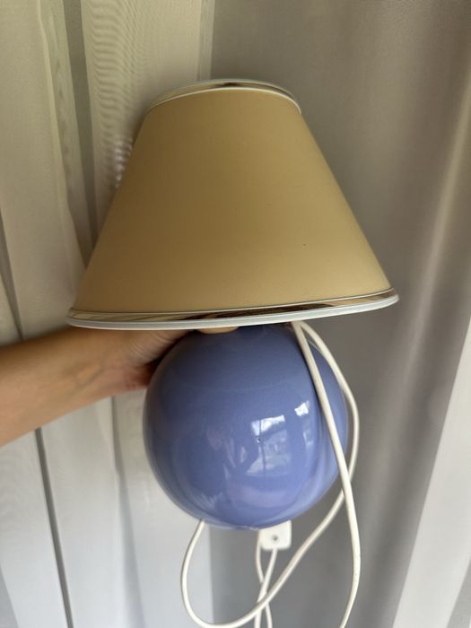 Mała lampka na kabel niebieska abażue kremowy