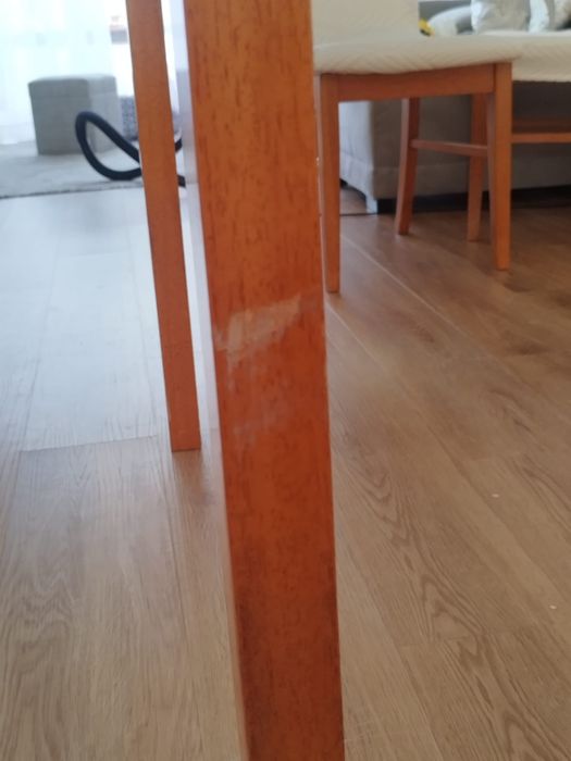 Mesa extensível de madeira maciça + vidro