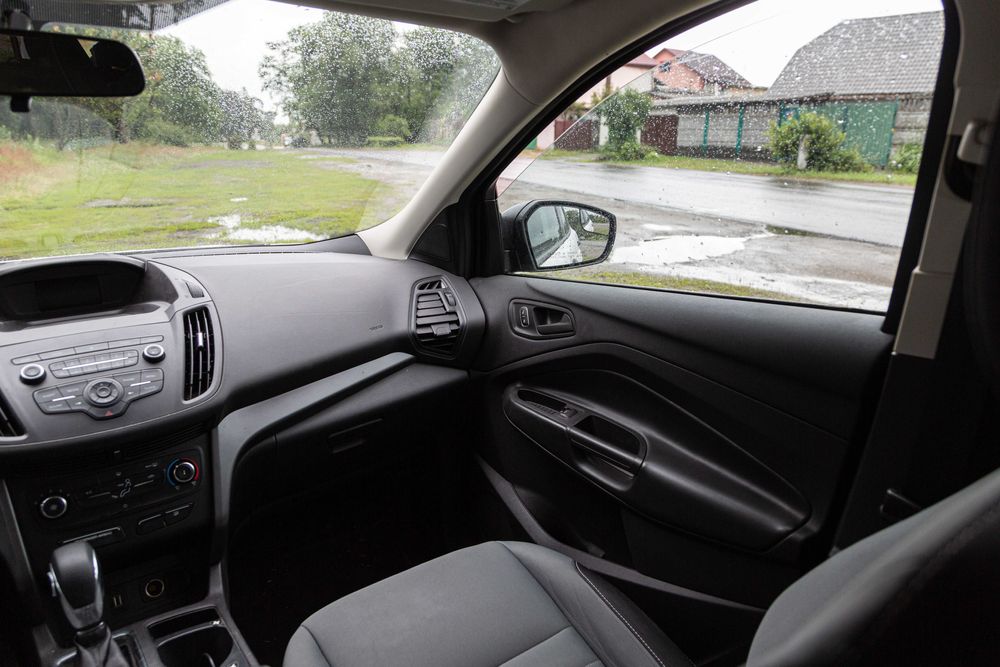 Продам Ford Escape