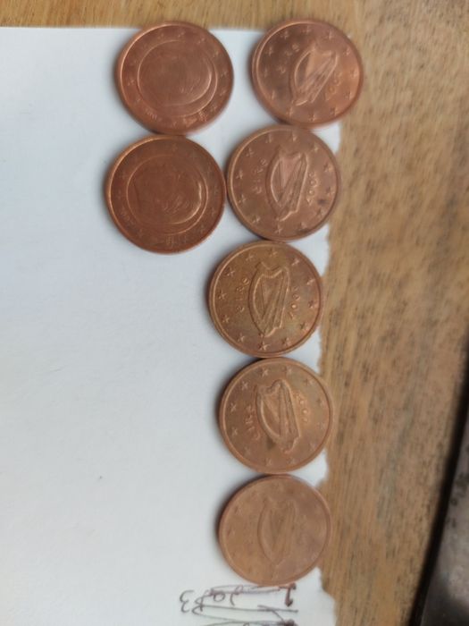 Moedas diferentes países com a data 2007