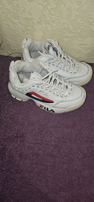 Кросівки. Туфлі.