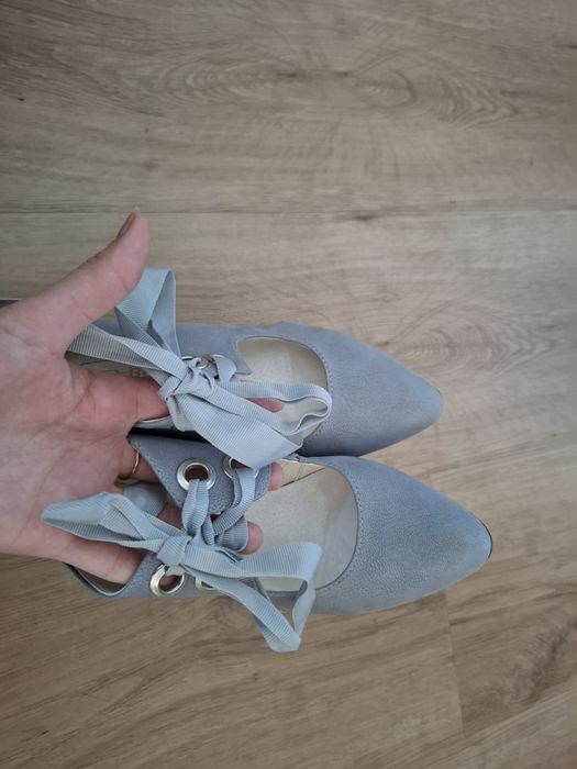Półbuty z wiązaniem a'la skorzane 38 szare