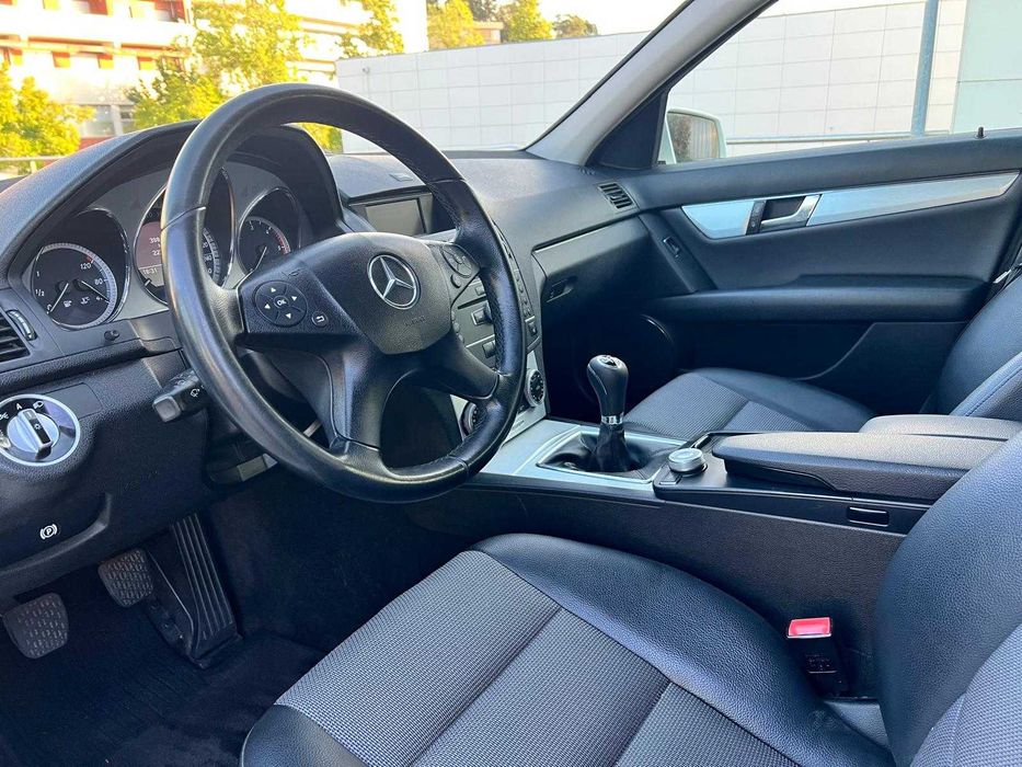 Mercedes-Benz C220 (LER DESCRIÇÃO)