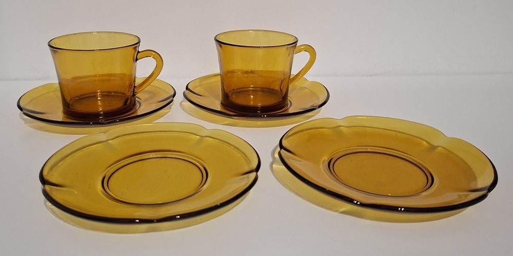 Zestaw 2 filizanki i 4 talerzyki