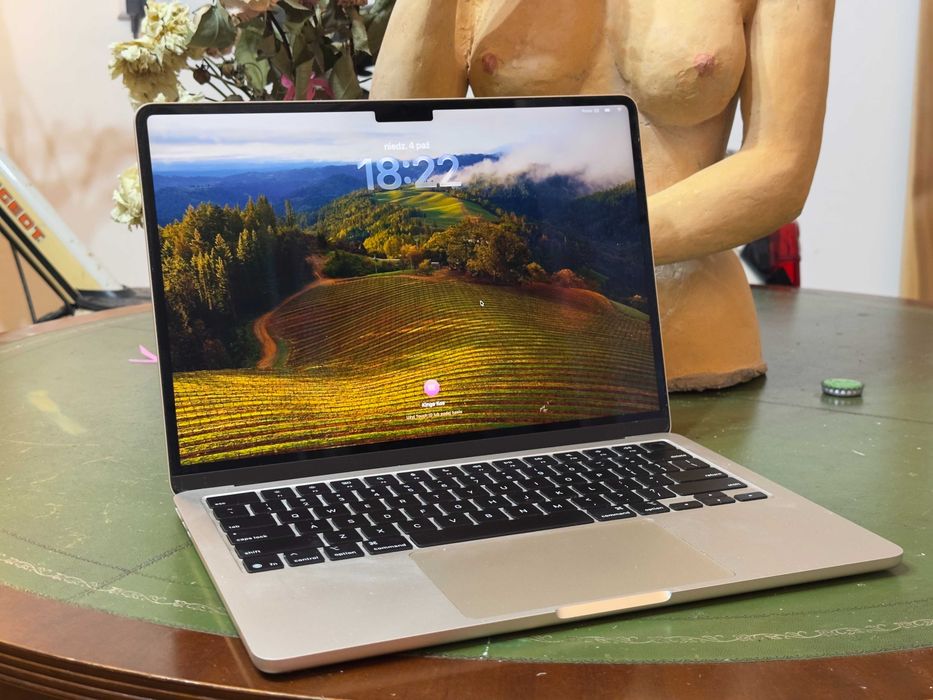Apple Macbook Air M4 2025 16GB/256GB | Super Stan | Bateria 98% | BOX