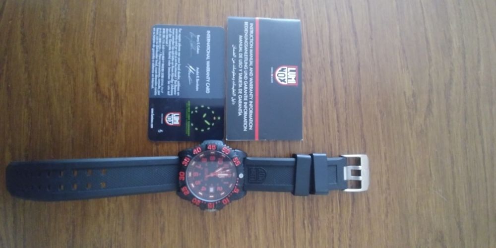 Oryginalny zegarek Luminox czarno-czerwony, stan bdb