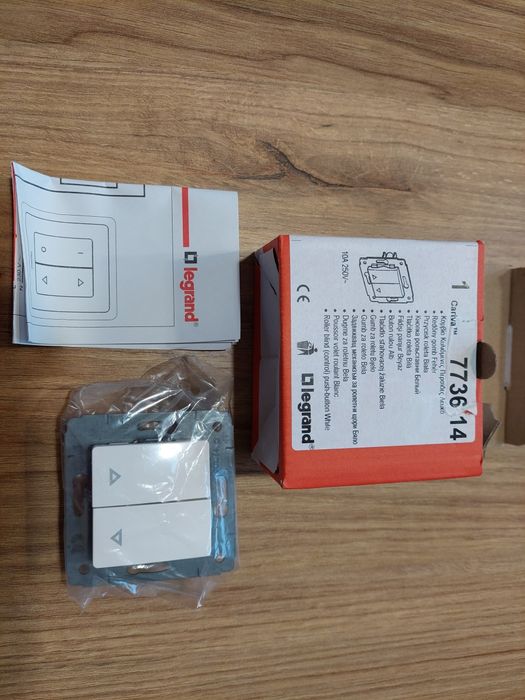 Przycisk roletowy biały NOWY  "LEGRAND" Cariva