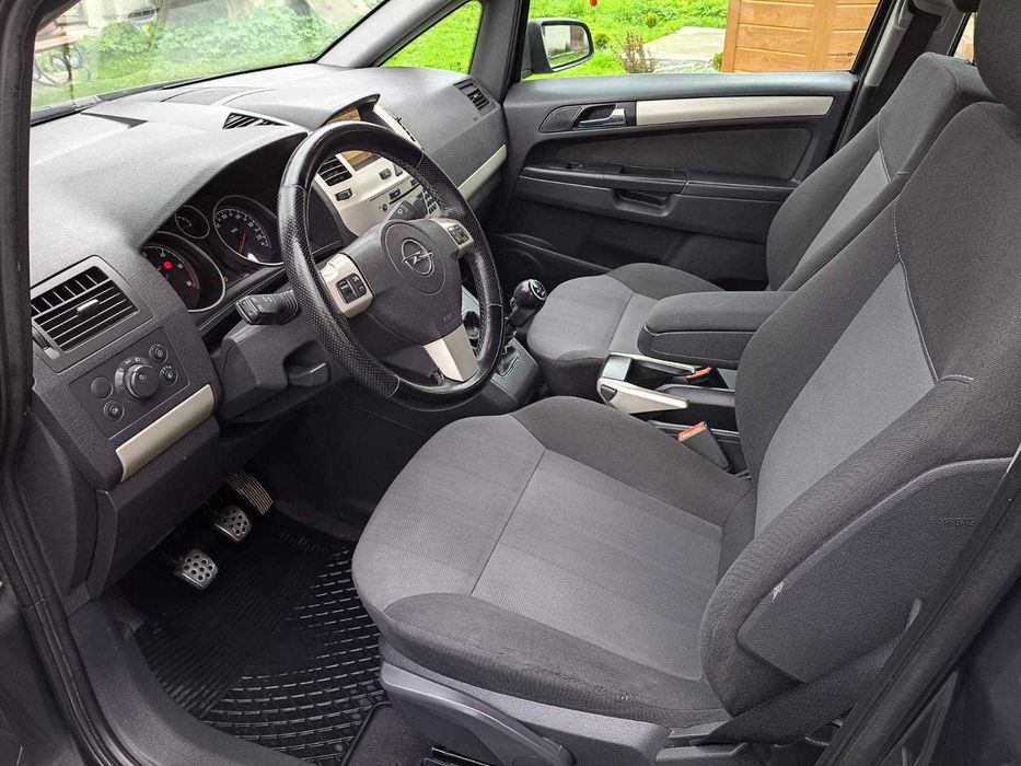 Продаю авто opel zafira 2008