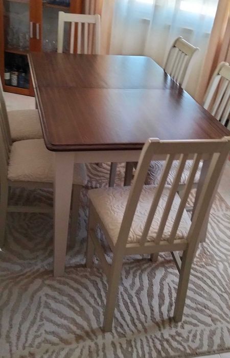 Mesa de Jantar em madeira Pinho com 6 cadeiras