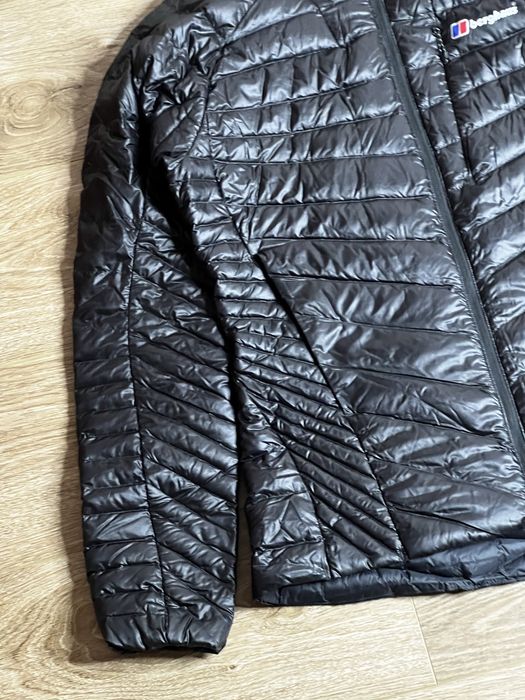 Продам БОМБЕЗНУ жіночу пухову курточку Berghaus Extrem Ultra-Light Down Jacket