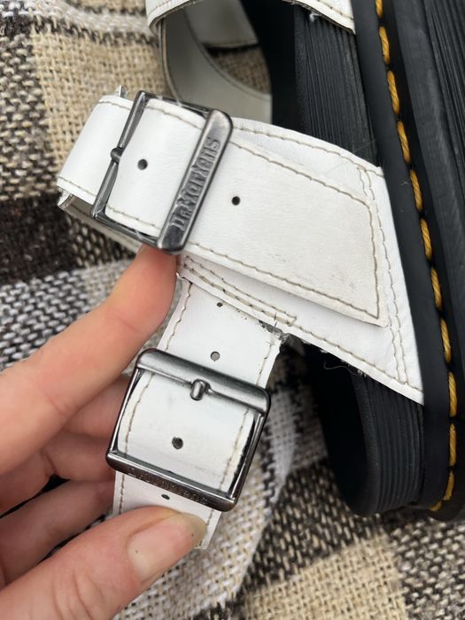 Білі сандалі Dr. Martens Voss II 38 розмір
