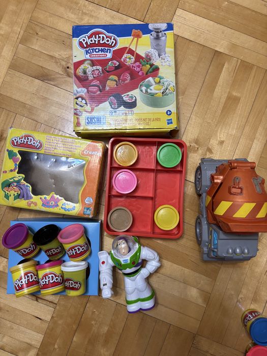 Play doh ciastolina plastelina buzz astral toy story ciezarowka zestaw