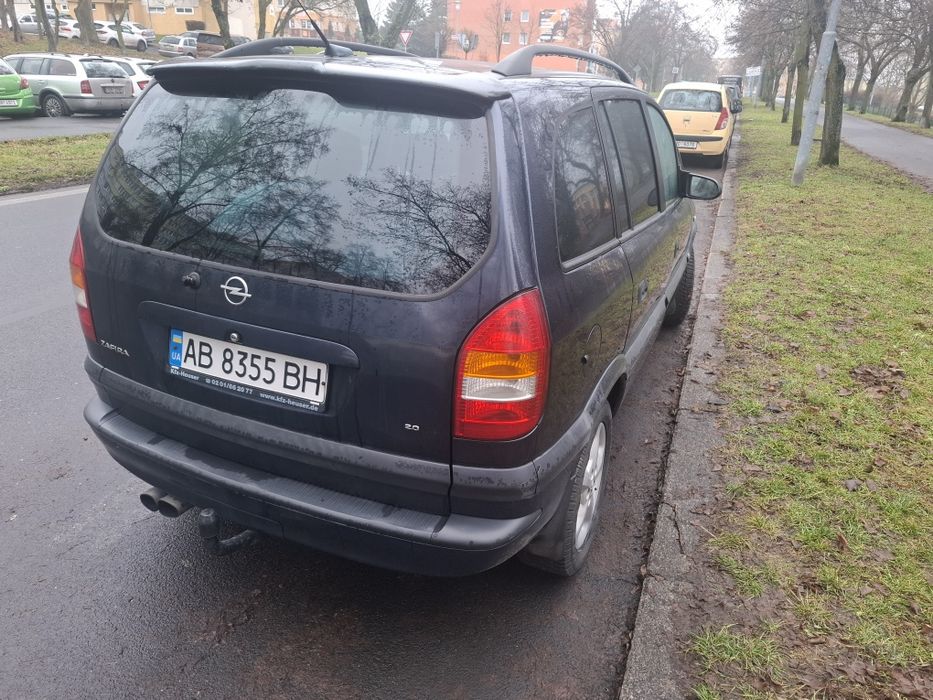 Opel Zafira A 2002 рік