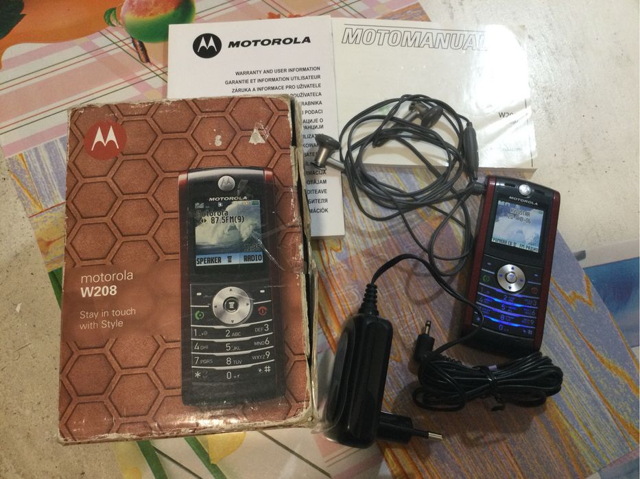 Моторола W230 продам.