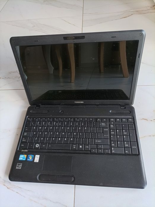 Laptop toshiba satellite c660-1M4