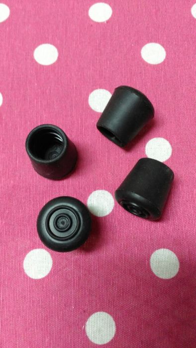 4 pés/bases de borracha para 1 cadeira, novos