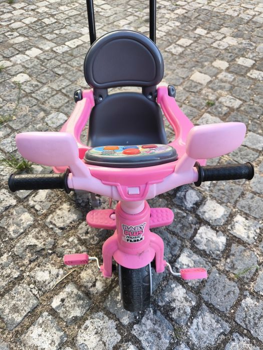 Triciclo cor de rosa da Feber