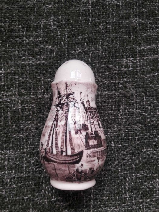 Kolekcjonerska ceramiczna solniczka
