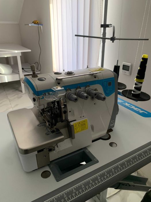 Швейна машина Jack Stebnówka A7-Dh, Оверлок,Парогенератор.