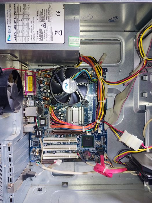 Vendo PC torre e ainda teclado