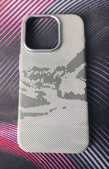 Чехол в стилі PITAKA на iPhone15 pro