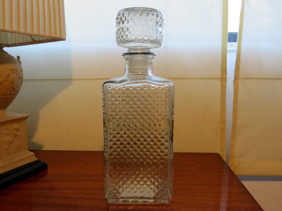 Garrafa/Decanter em vidro lapidado