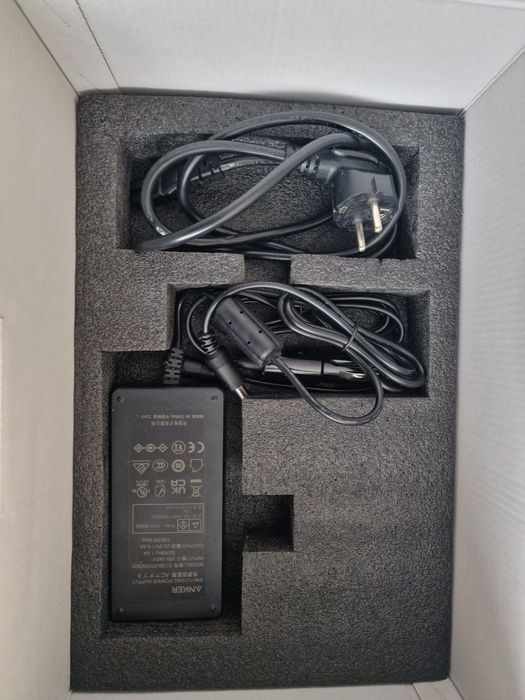 Зарядна станція Anker 535