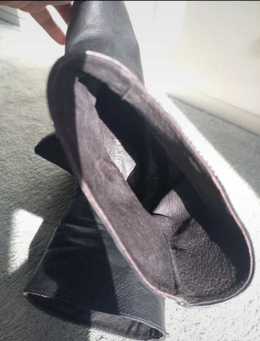 Botim preto cano curto (Donni)