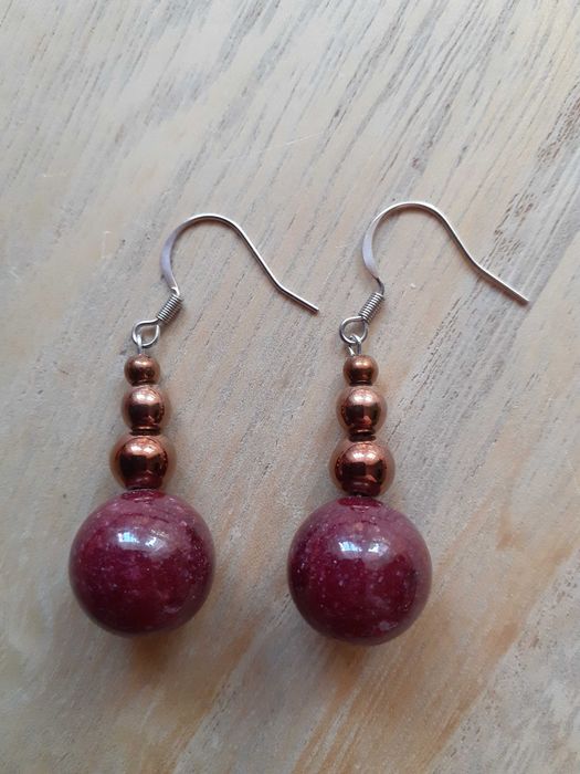 kolczyki marmur śliwka, hematyt miedziany