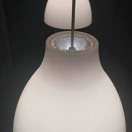 Ofereço envio 2 candeeiros novos completos