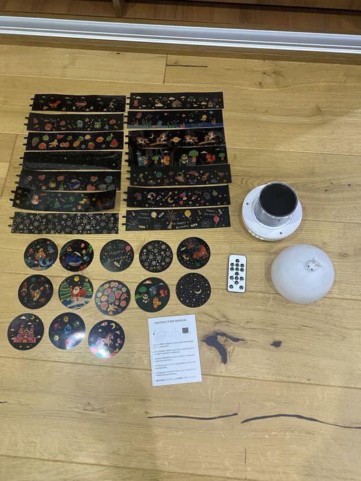 Projektor gwiazd Lampka nocna 2w1 z pilotem Stan idealny