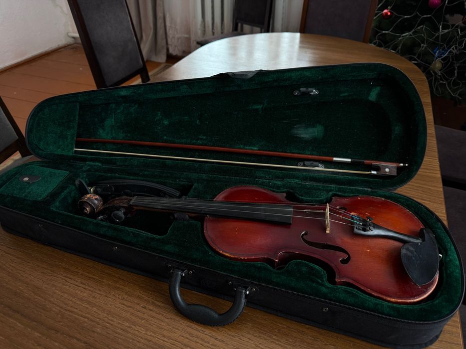 Продам скрипку 4/4 (повний комплект)