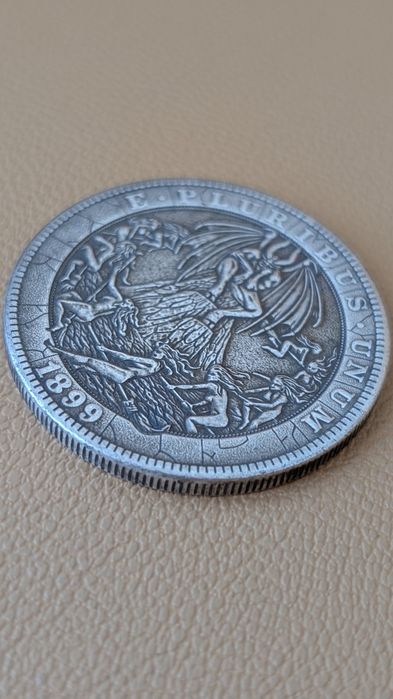 Коллекционная монета demon one dollar USA сувенир witch